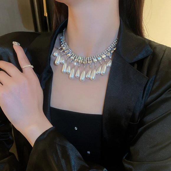 Gorgeous Pearl Choker Necklace - Picture 2 of 5